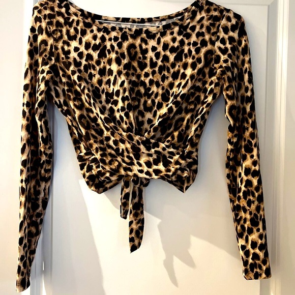 NWOT VS Leopard print crop top - Picture 3 of 4